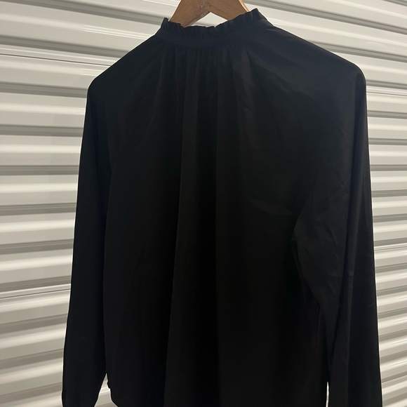 Black Express Blouse - Picture 5 of 5